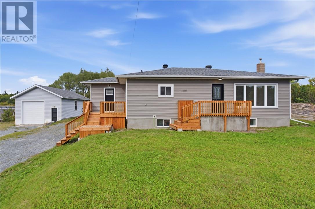 906 Goodview Road Property Photo 1