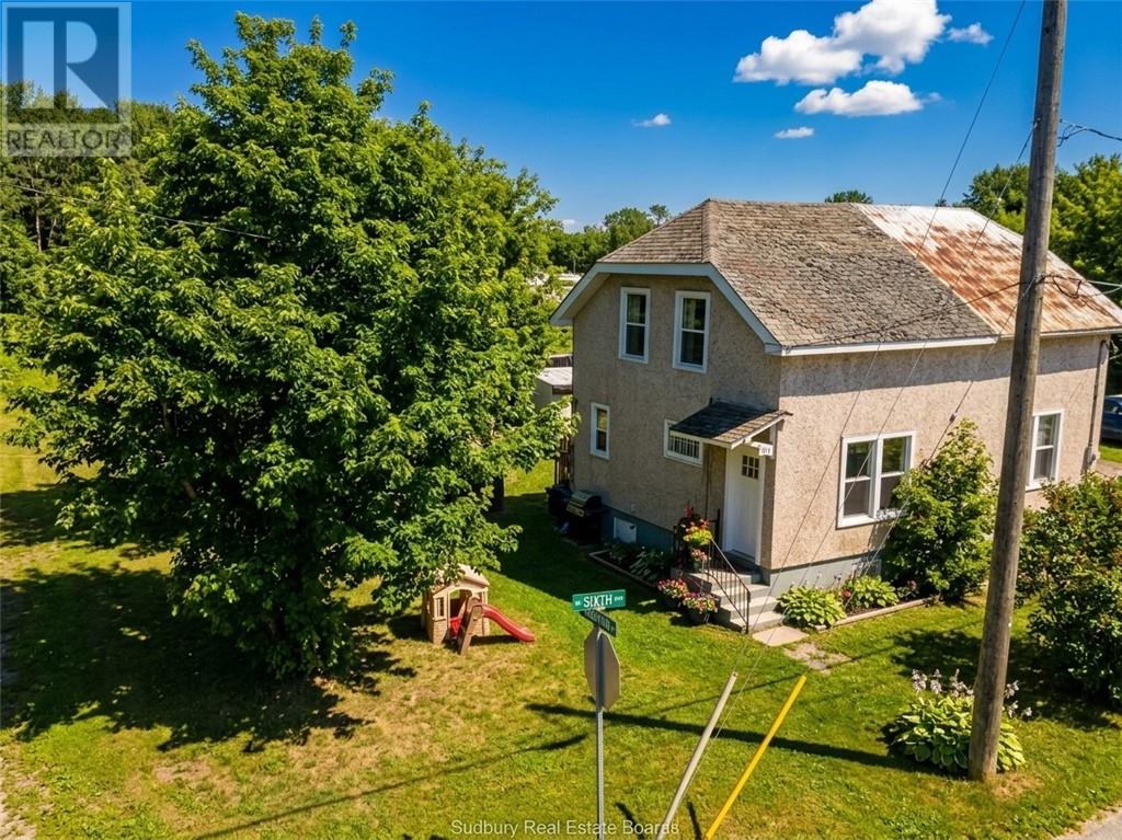 14 B Sixth Avenue Property Photo 1