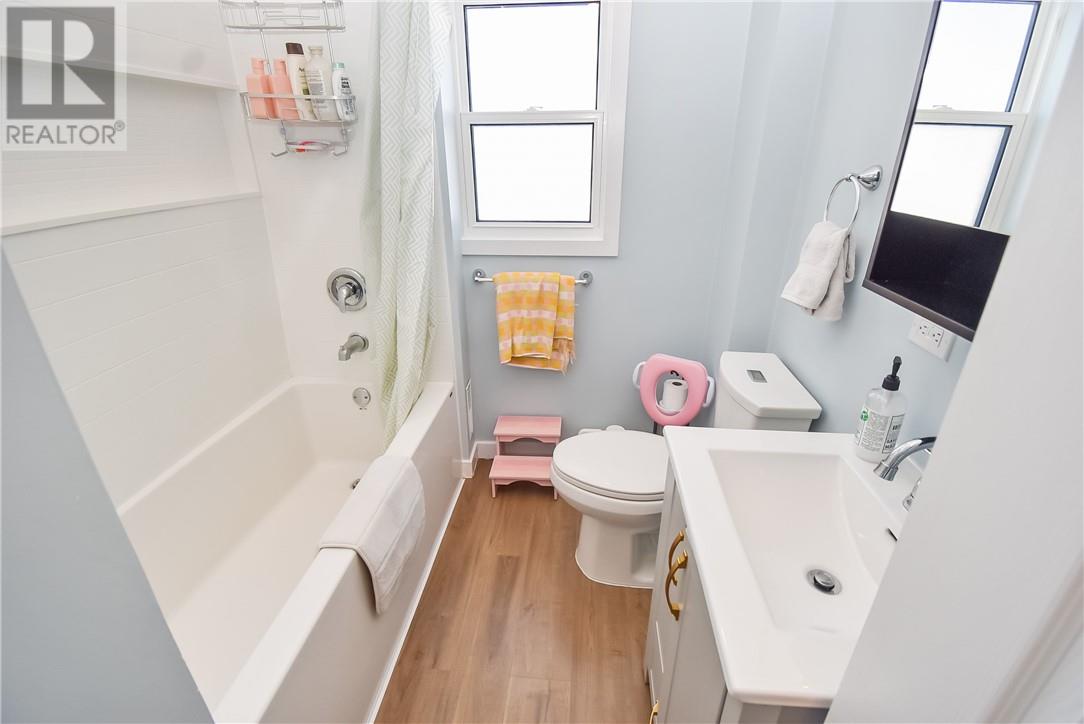 14 B Sixth Avenue Property Photo 11