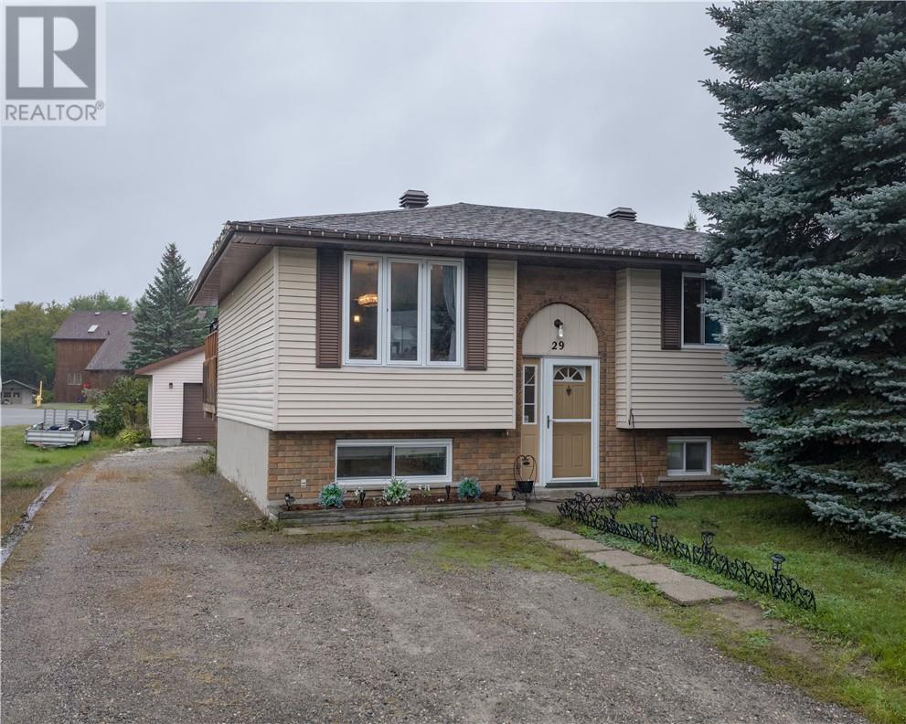 29 Carr Avenue