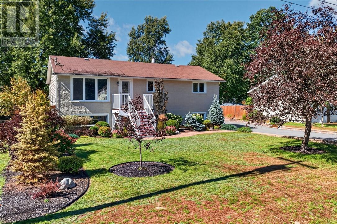 3032 Hillsdale Court Property Photo 2