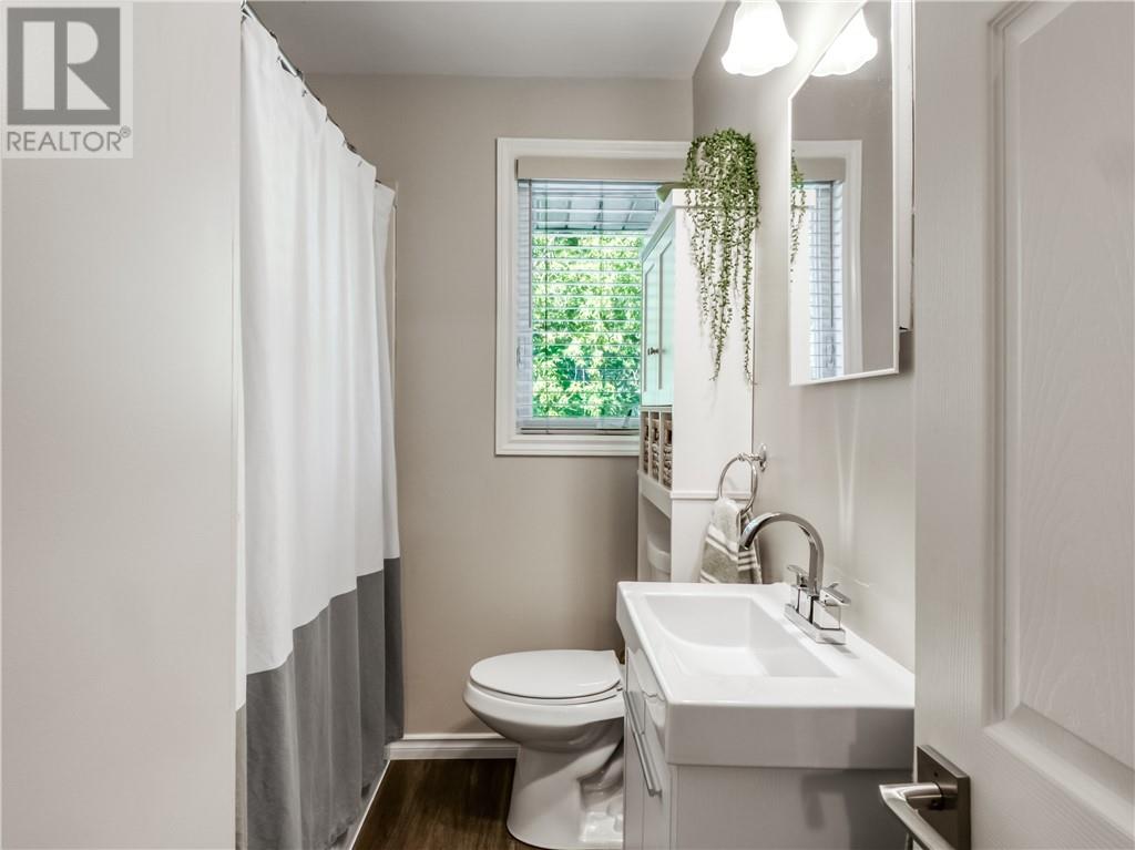 115 Cranbrook Crescent Property Photo 12