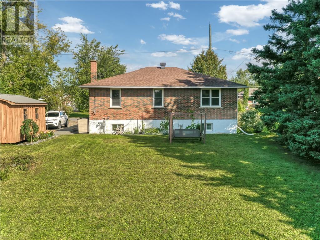 115 Cranbrook Crescent Property Photo 24