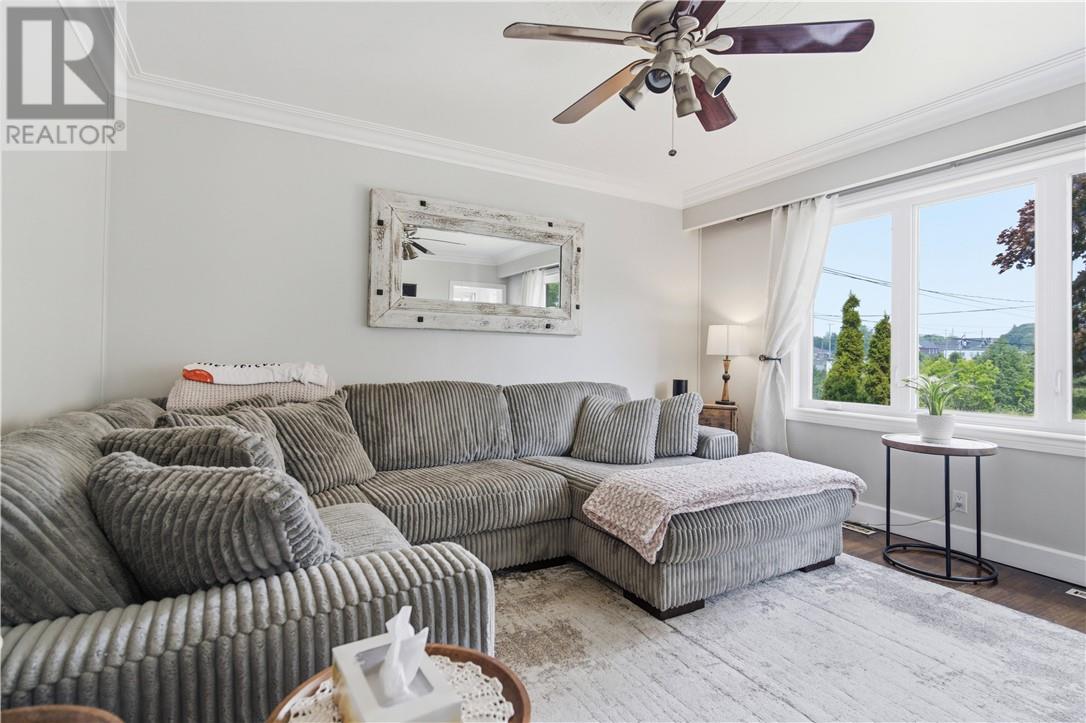 255 Fenton Avenue Property Photo 3