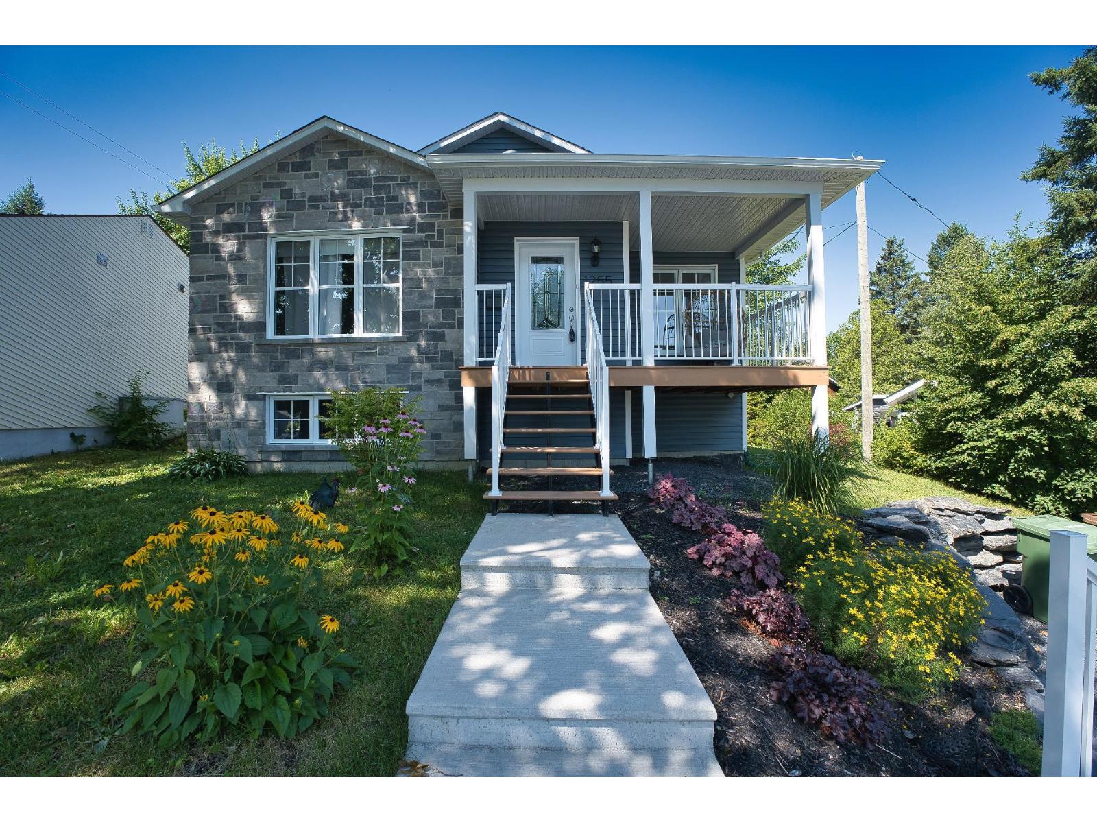 1255 Rue Des Lys Property Photo 1