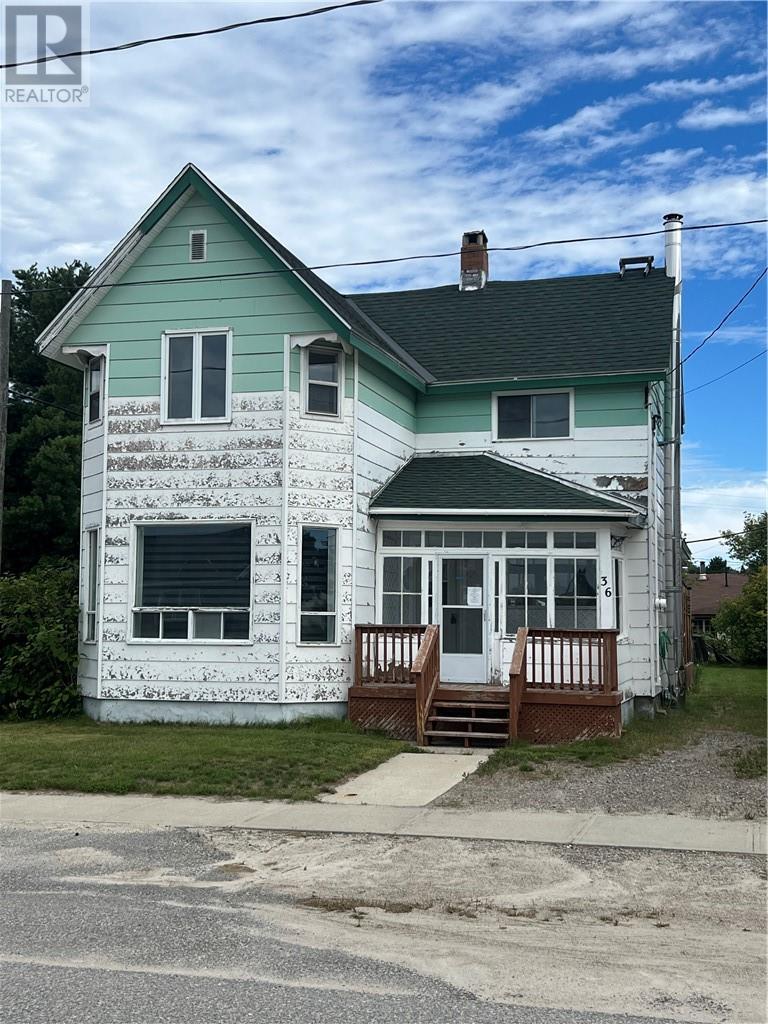 36 Lansdowne Street N Property Photo 1