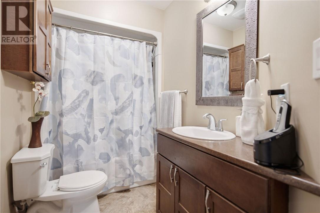 2425 Frontenac Street Property Photo 7