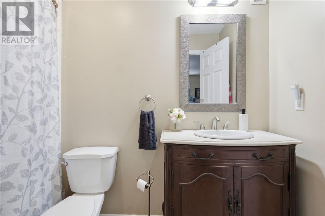 2425 Frontenac Street Property Photo 12