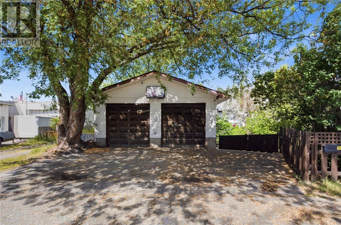 435 Clinton Avenue Property Photo 2