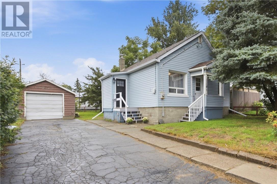 3308 Falconbridge Highway Property Photo 1