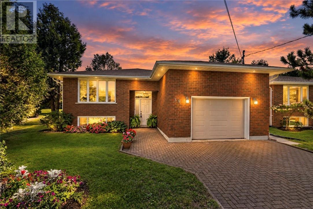 39 Countryside Drive