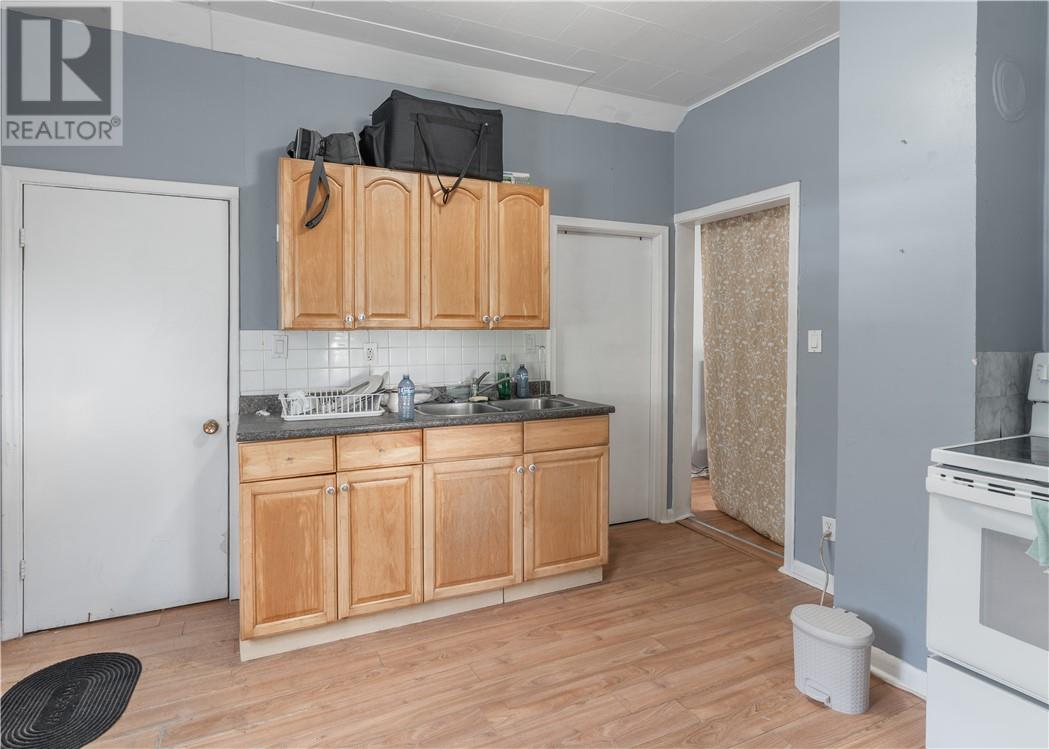 248 Murray Street Property Photo 9