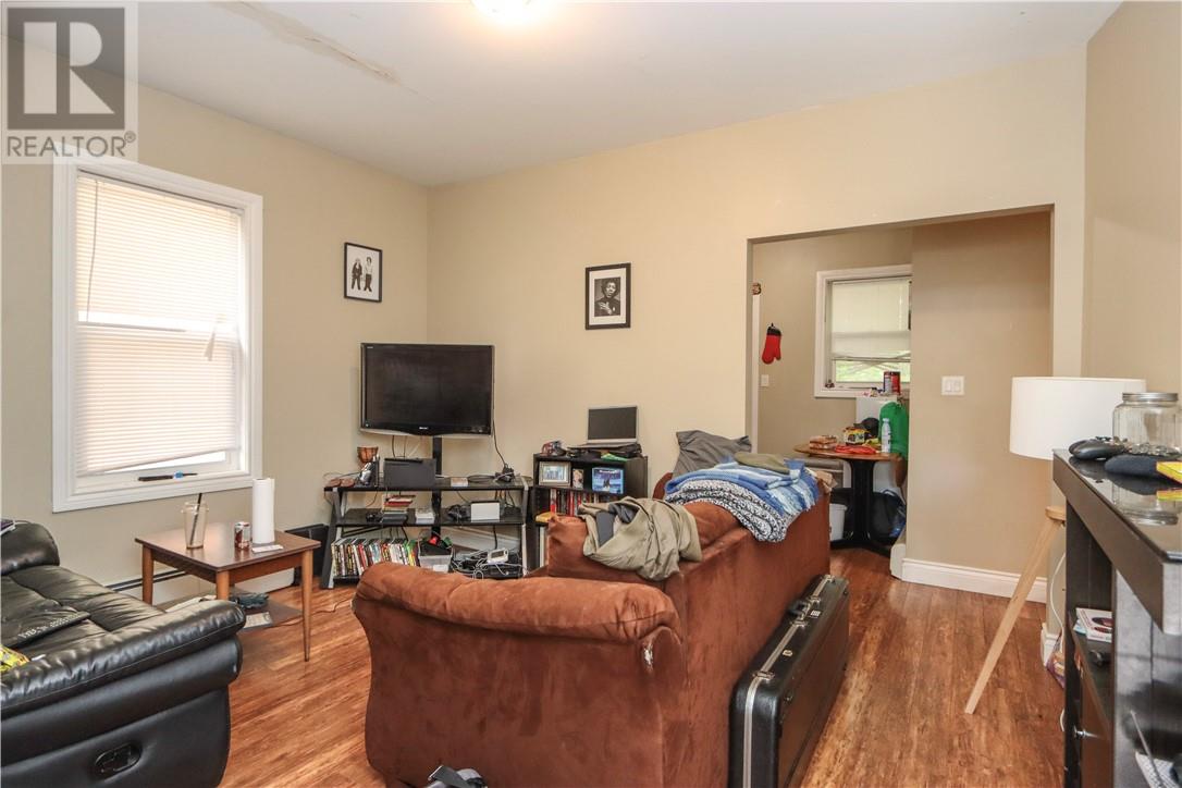 348-352 Howey Drive Property Photo 4