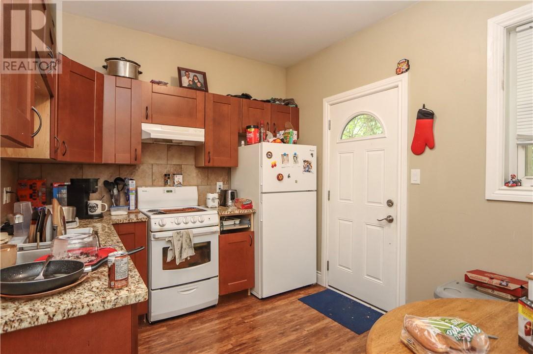 348-352 Howey Drive Property Photo 6