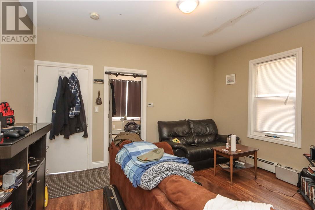 348-352 Howey Drive Property Photo 7