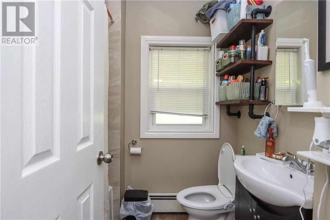 348-352 Howey Drive Property Photo 14