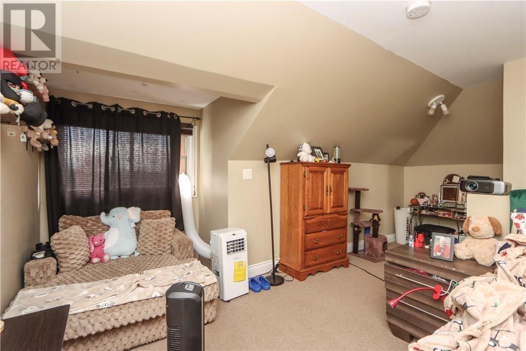 348-352 Howey Drive Property Photo 19