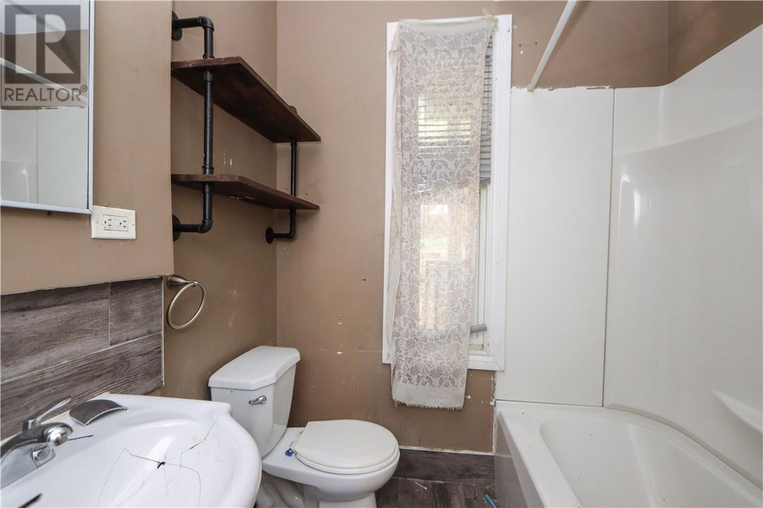 348-352 Howey Drive Property Photo 30