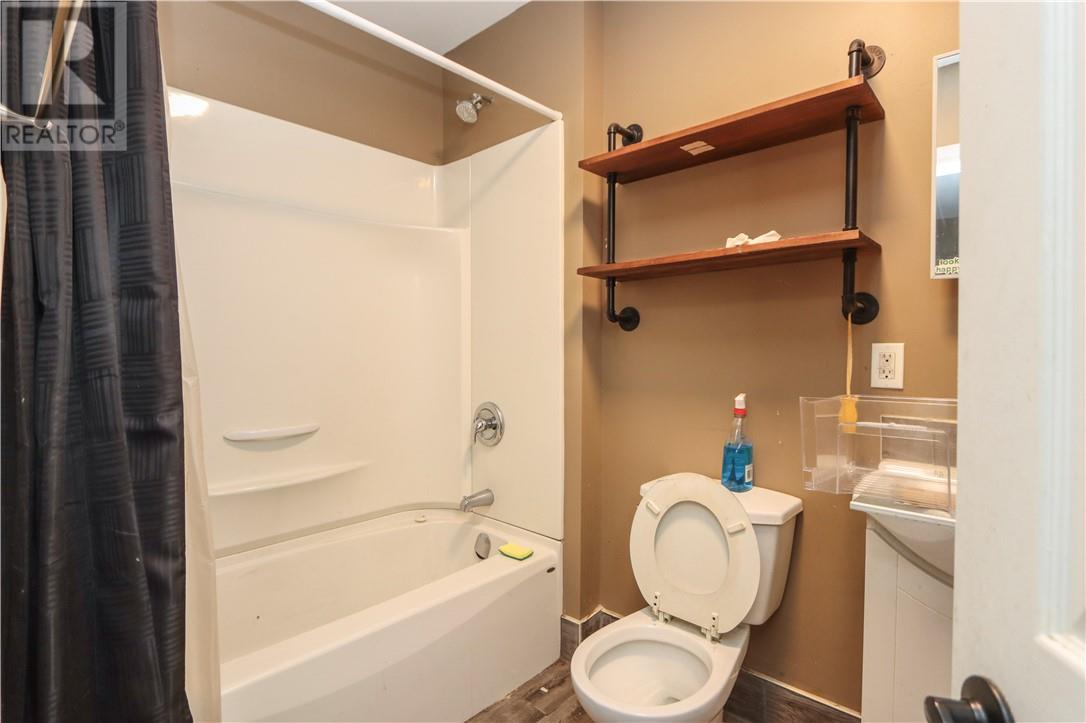 348-352 Howey Drive Property Photo 36