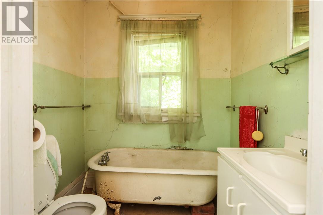 348-352 Howey Drive Property Photo 52