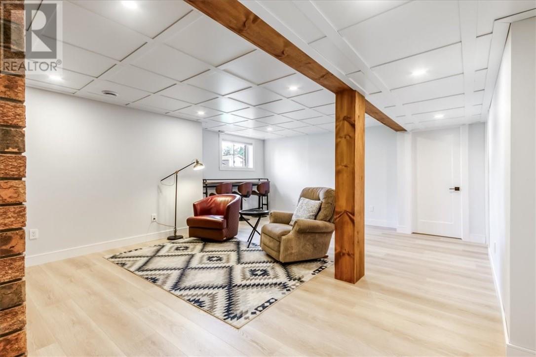79 Meredith Street W Property Photo 23
