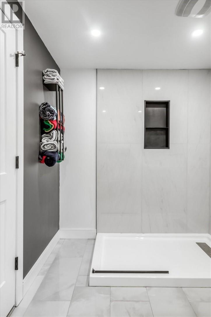 79 Meredith Street W Property Photo 27