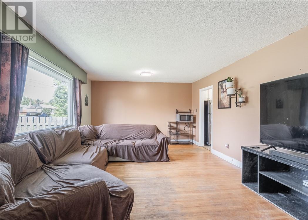 4 Campbell Street Property Photo 5