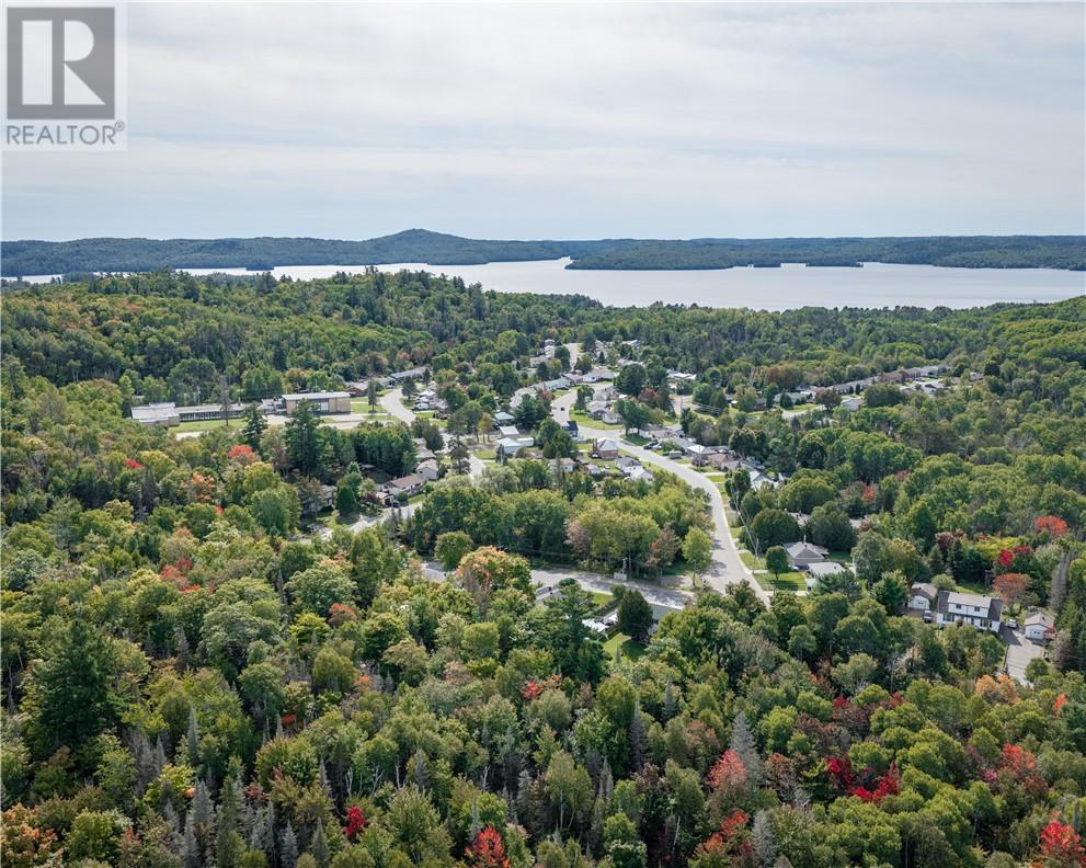 4 Campbell Street Property Photo 28