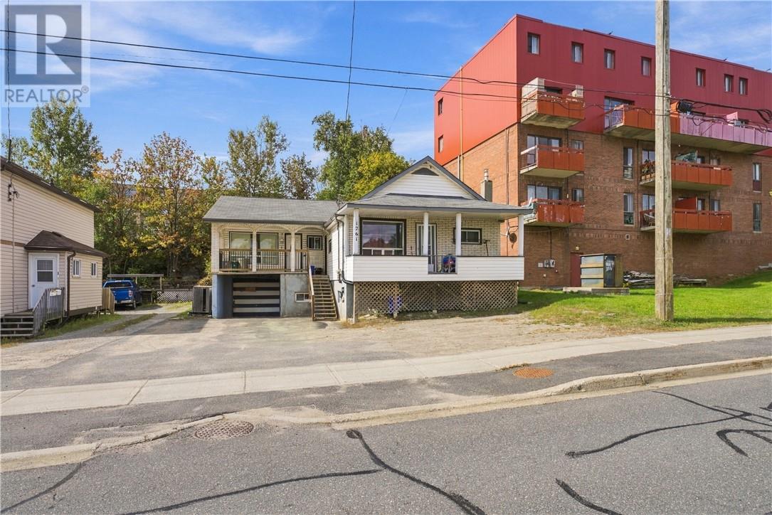 1261 Notre-dame Avenue Property Photo 1