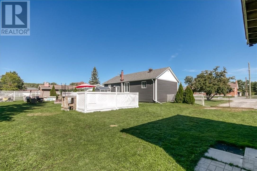 21 Roberta Avenue Property Photo 6