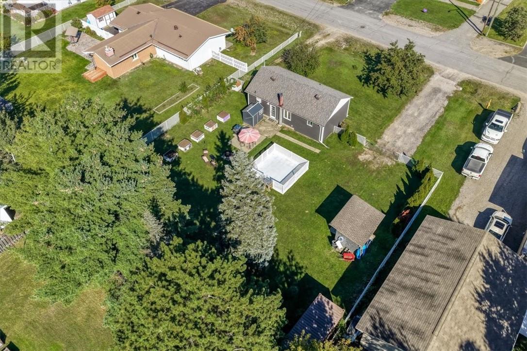 21 Roberta Avenue Property Photo 12