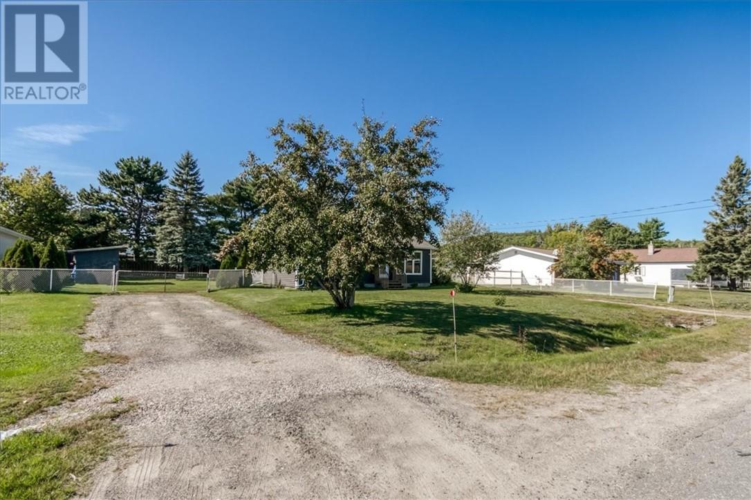21 Roberta Avenue Property Photo 14