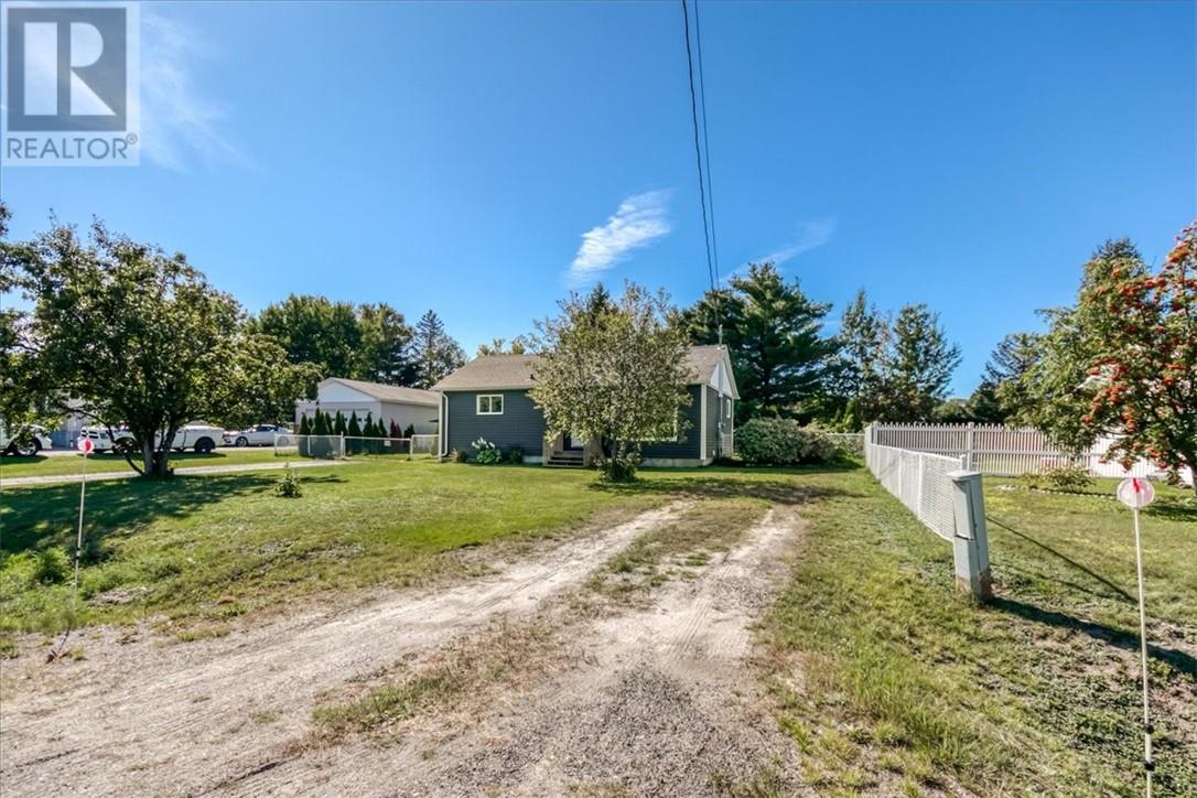 21 Roberta Avenue Property Photo 15