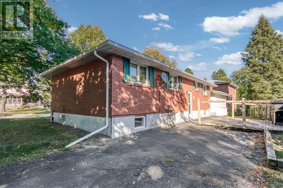 2015 Elderwood Drive Property Photo 7