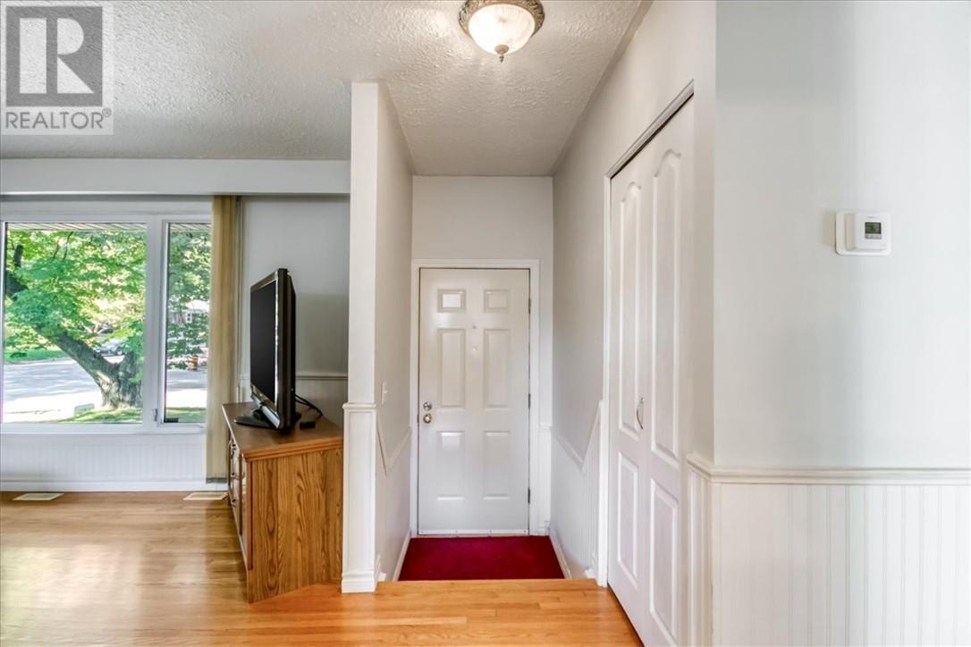 2015 Elderwood Drive Property Photo 9