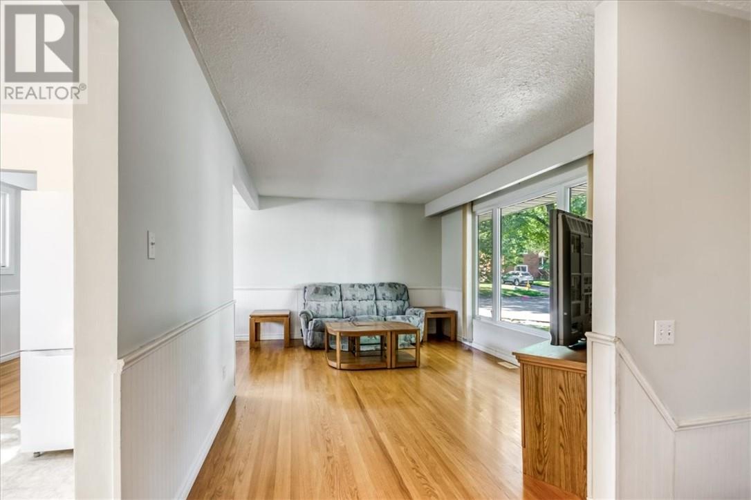 2015 Elderwood Drive Property Photo 10