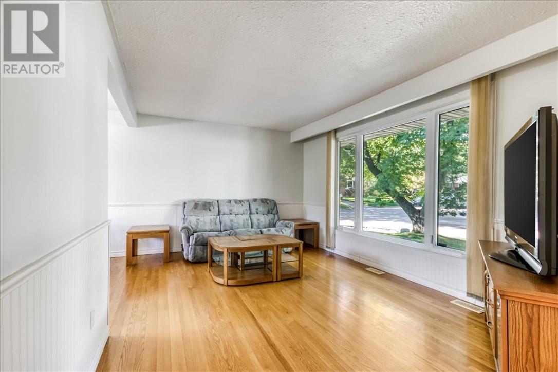 2015 Elderwood Drive Property Photo 11