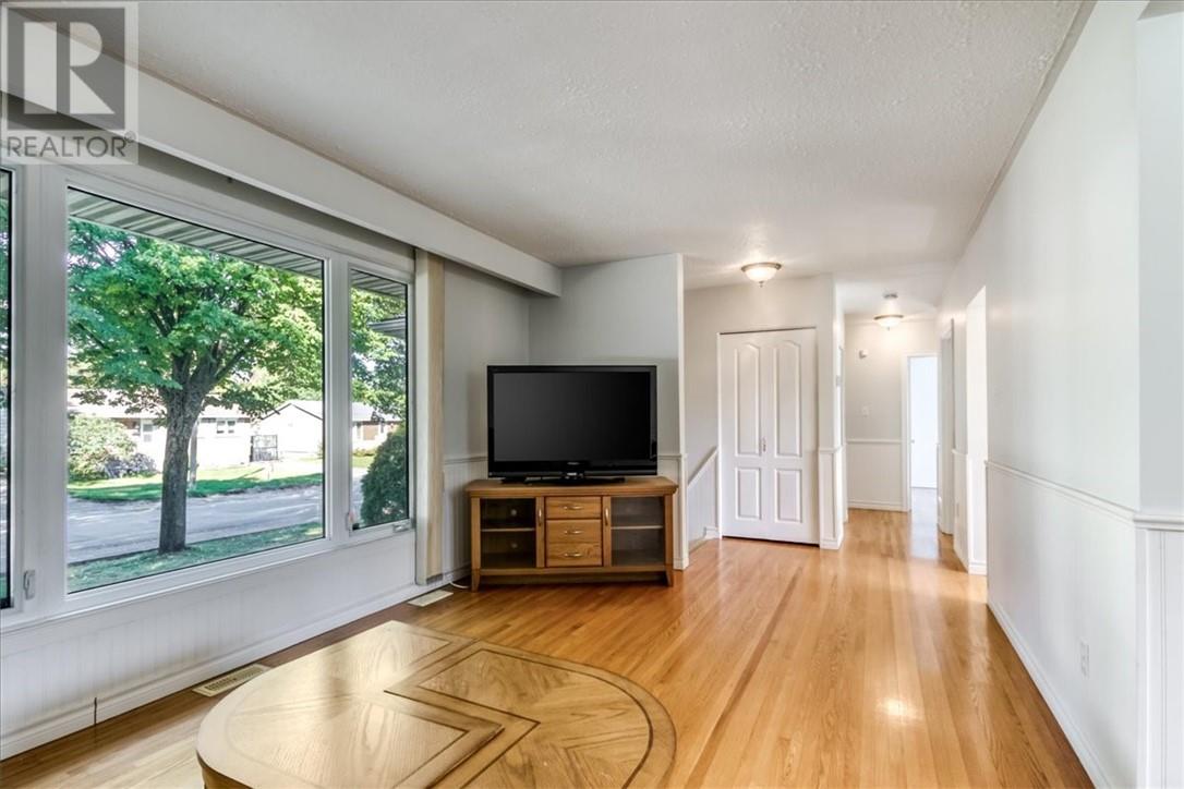2015 Elderwood Drive Property Photo 12