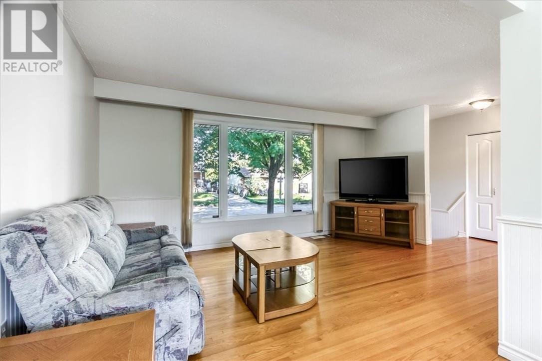 2015 Elderwood Drive Property Photo 13