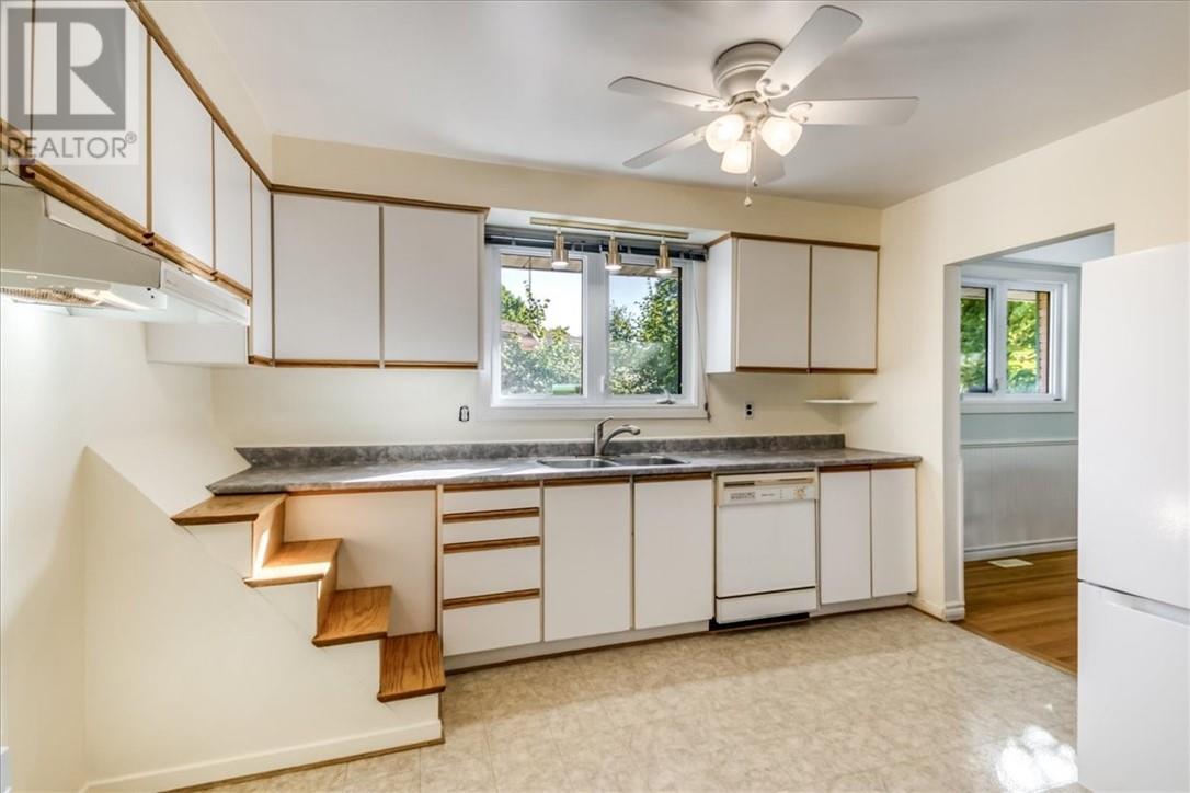 2015 Elderwood Drive Property Photo 16