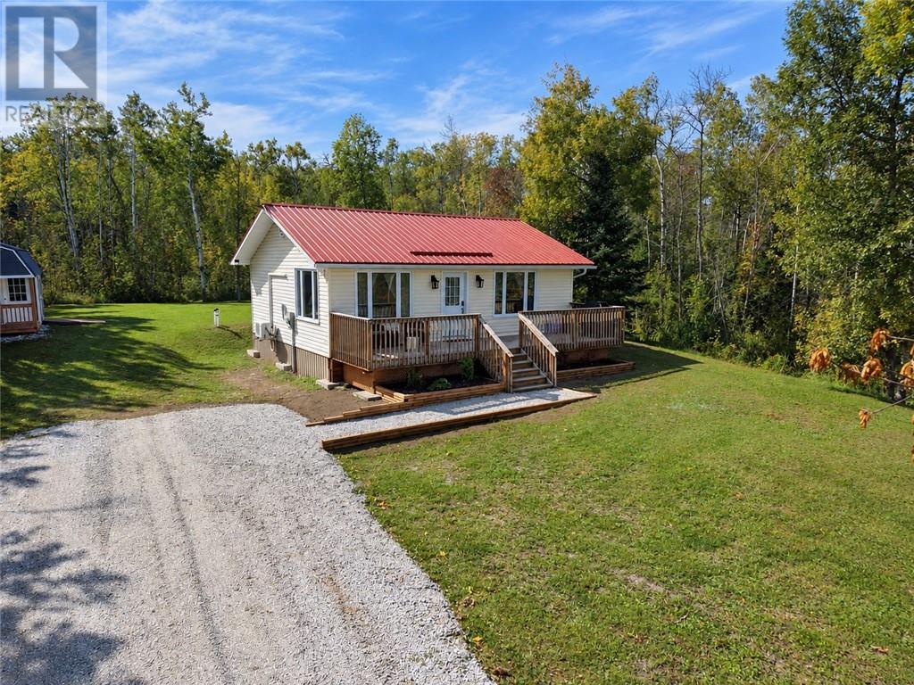 2247 Bay Estates Property Photo 3