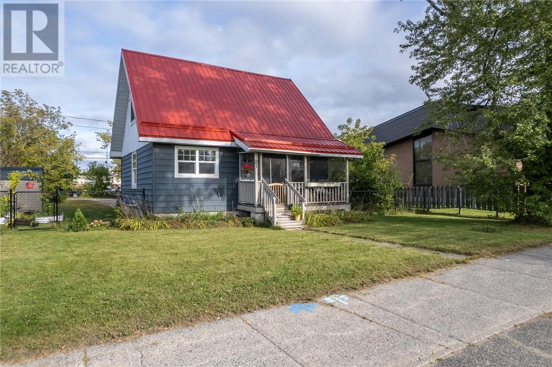 121 Mead Boulevard Photo de la propriété 1