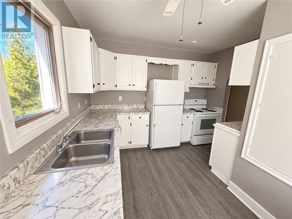 55 Walford Property Photo 9