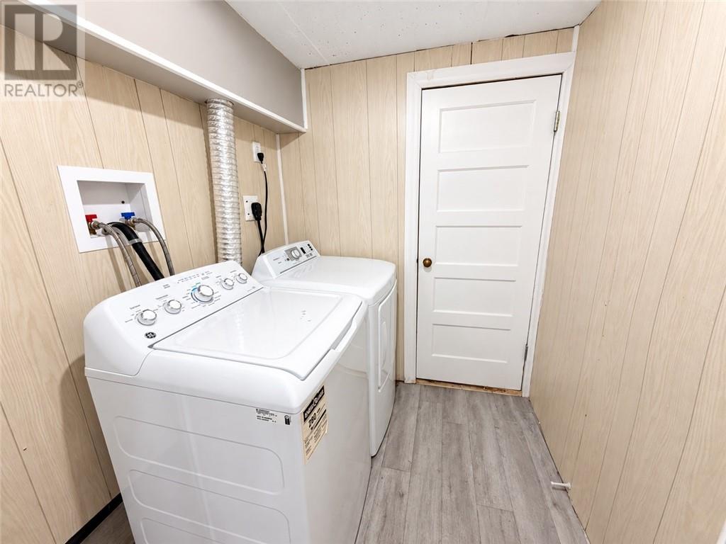 55 Walford Property Photo 23