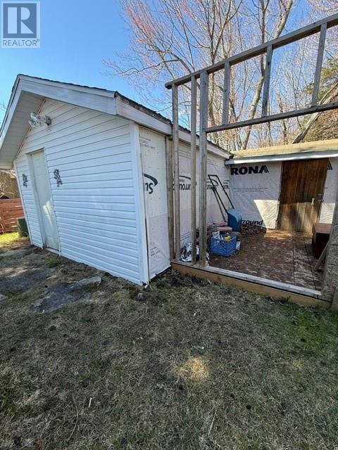 14 Cutler Avenue Property Photo 42