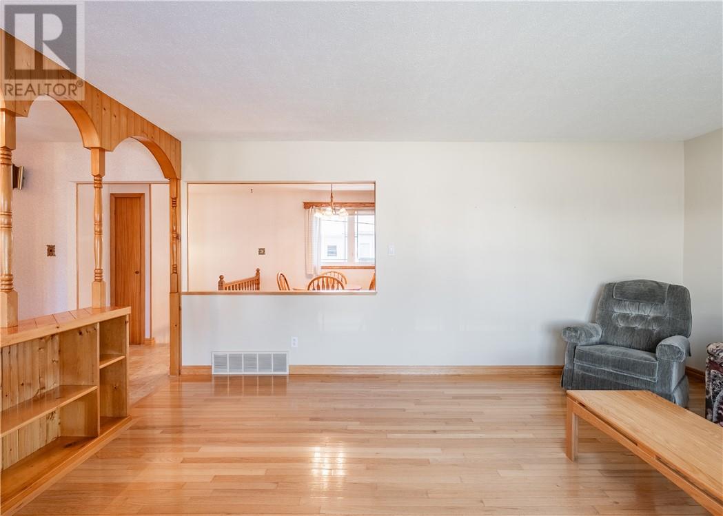 84 Neelon Avenue Property Photo 4
