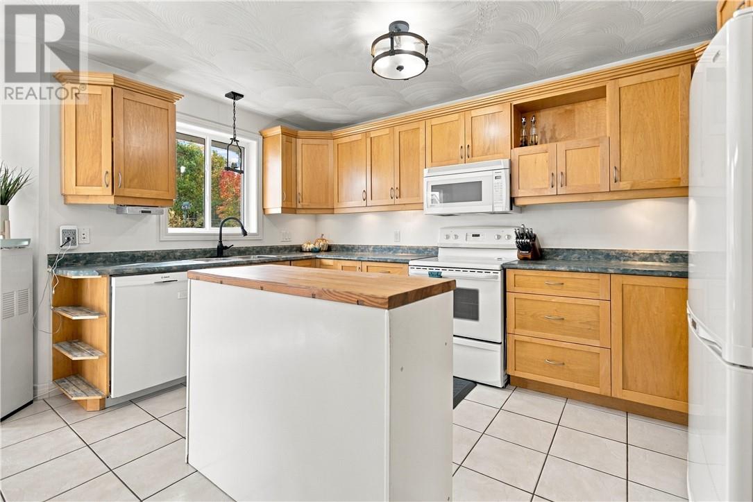 4338 Chateau Property Photo 3