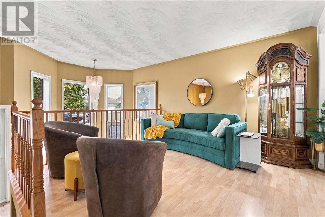4338 Chateau Property Photo 13