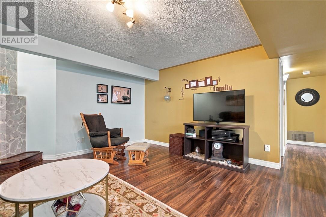 4338 Chateau Property Photo 18