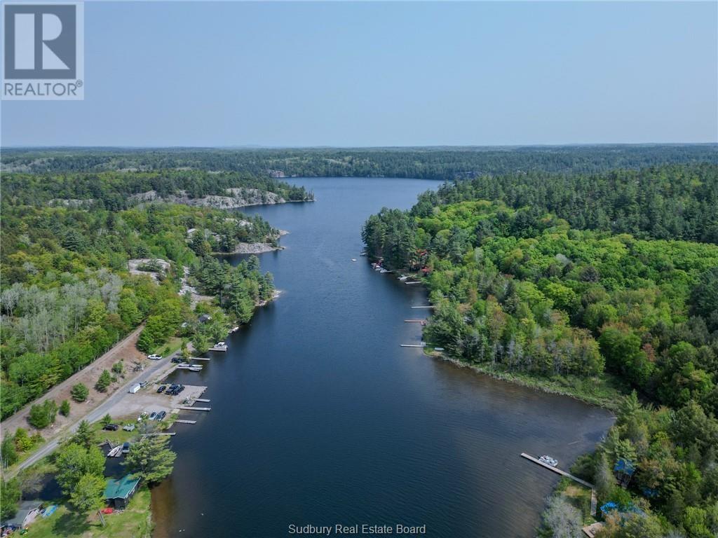 1086 Lake Street Property Photo 7